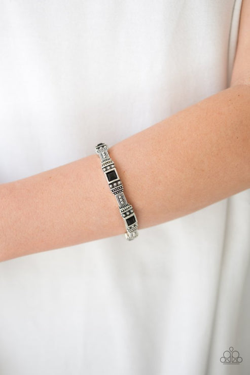 Paparazzi  Totally Traveler - Black  Bracelet