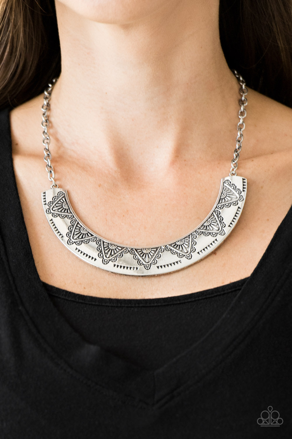 PAPARAZZI  "PERSIAN PHARAOH" SILVER NECKLACE