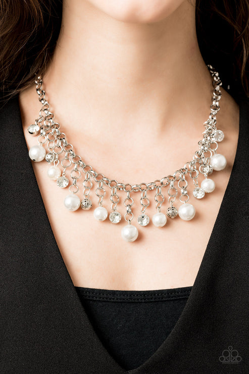 Paparazzi  HEIR-headed - White  Necklace