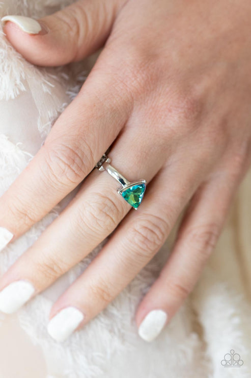 Paparazzi  Tenacious Twinkle - Green  Ring