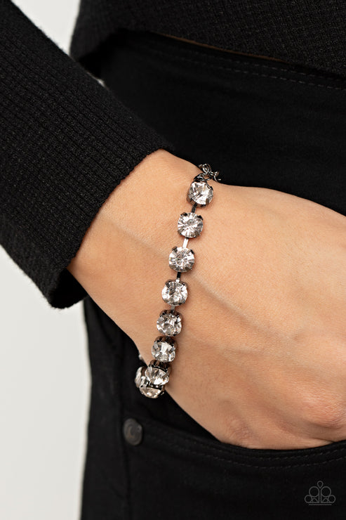 Paparazzi  A-Lister Afterglow - Black  Bracelet