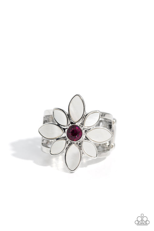 Paparazzi  PETAL to the MEADOW - Pink  Ring