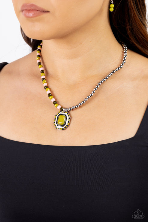 Paparazzi  Contrasting Candy - Green  Necklace