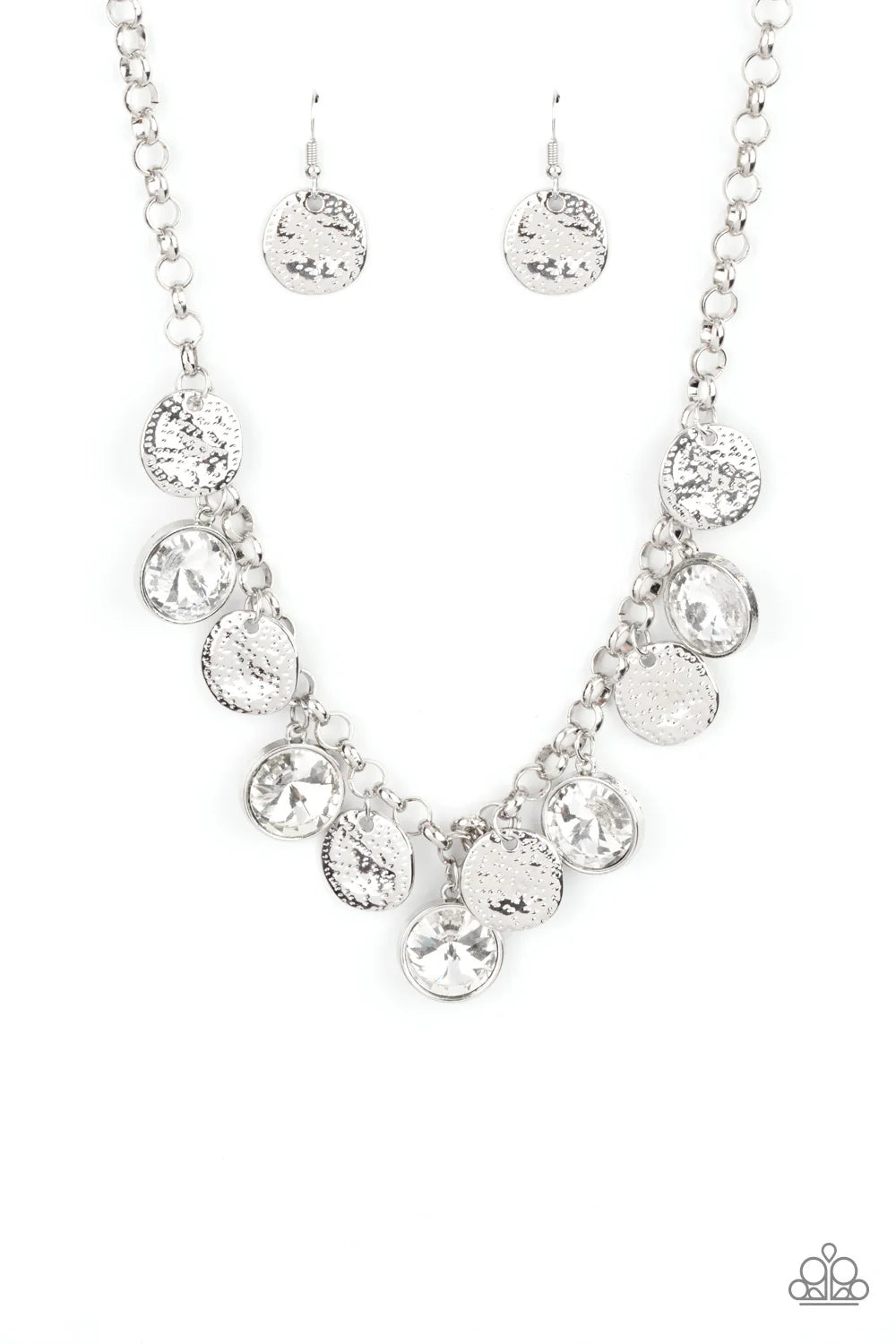 PAPARAZZI "SPOT ON SPARKLE" WHITE NECKLACE