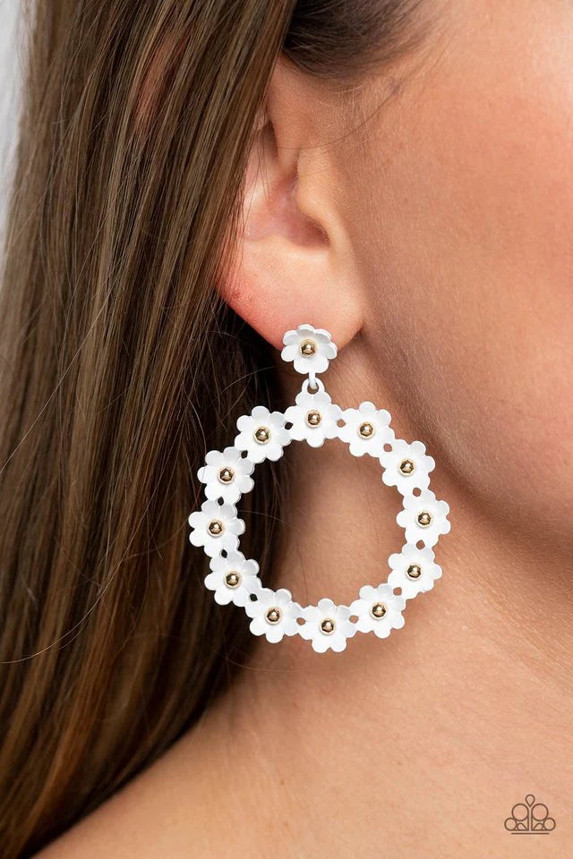 Paparazzi Earring ~ Daisy Meadows - White