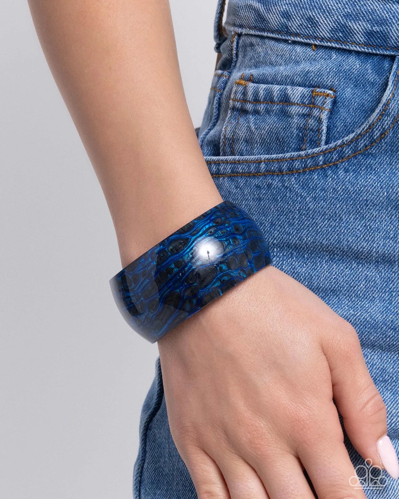 PAPARAZZI "RADICAL RENDEZVOUS" BLUE BRACELET