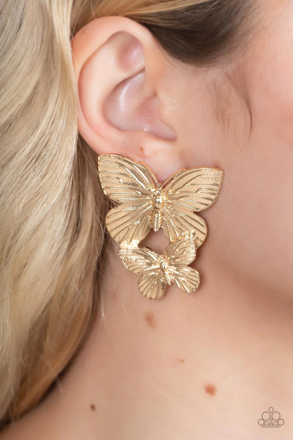 PAPARAZZI "BLUSHING BUTTERFLIES" GOLD POST EARRINGS