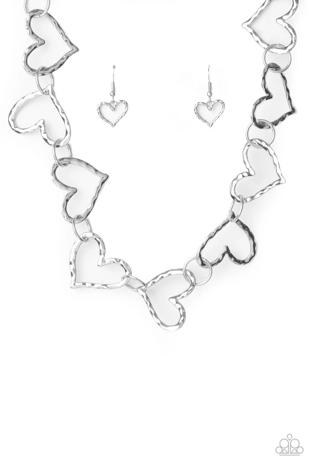 PAPARAZZI "VINTAGELY VALENTINE" SILVER NECKLACE