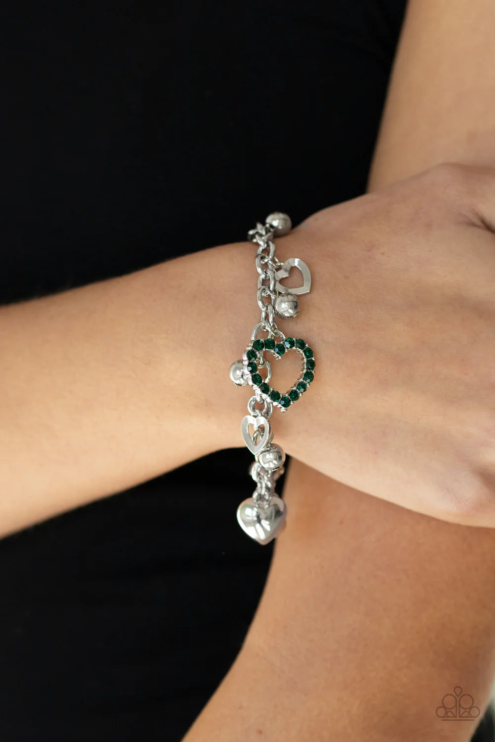 PAPARAZZI "BEAUTIFULLY BIG-HEARTED" GREEN BRACELET