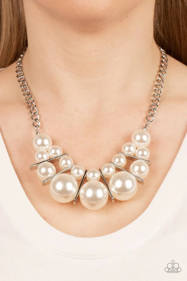 Paparazzi Necklace ~ Challenge Accepted - White