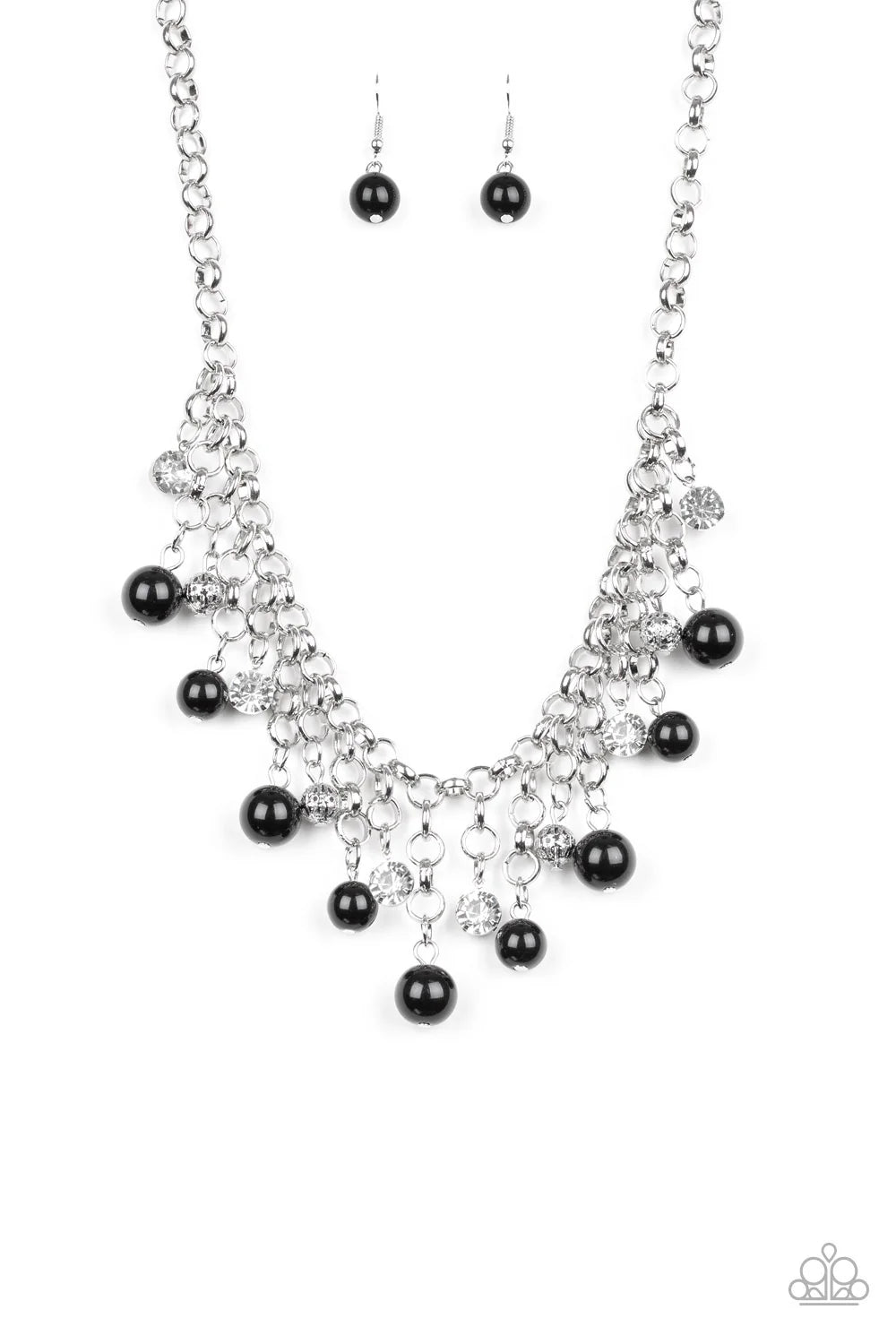 PAPARAZZI  "HEIR-HEADED" BLACK NECKLACE